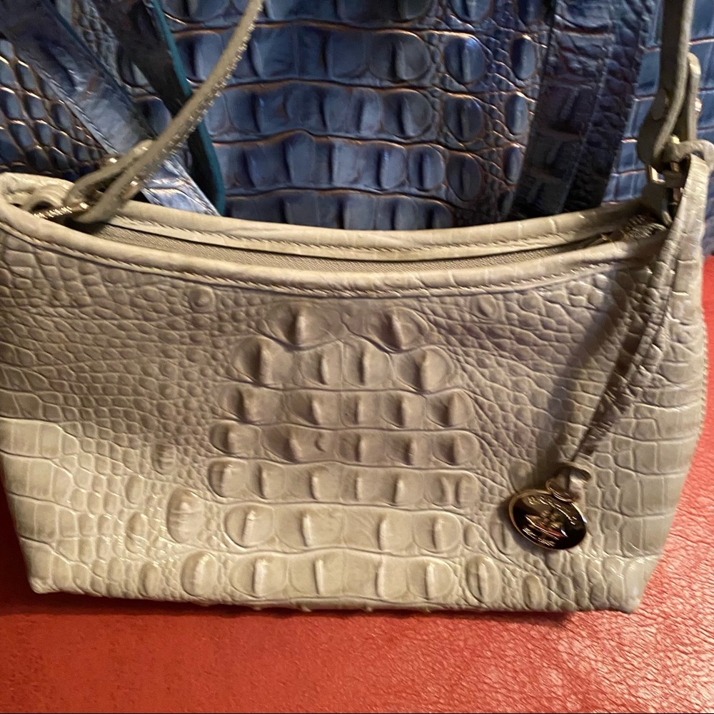 Small bag good for a vacation vibe.